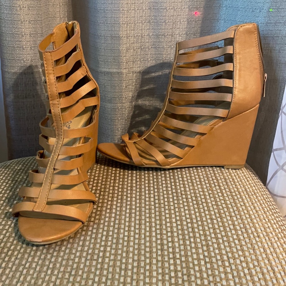 Brown strappy wedged sandals